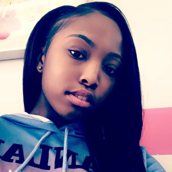 Profile Picture of Destiny Lotts (@dlotts333) on Poshmark