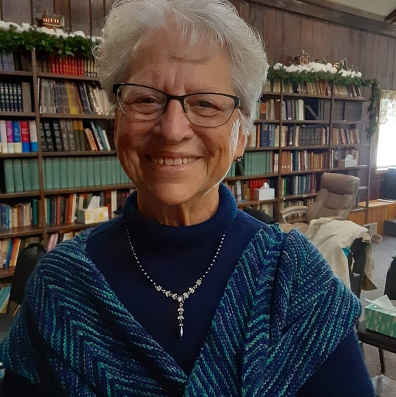 Profile Picture of Sandi Simon-myers (@sandimyers43) on Poshmark