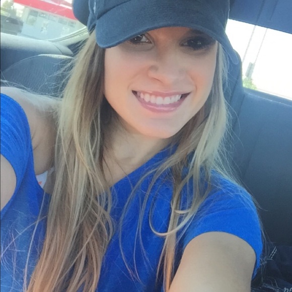 Taylor Krammer - Poshmark Profile Picture of Taylor Krammer (@princesstay08) on Poshmark