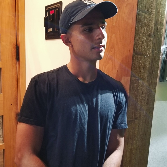 Profile Picture of Renzo Ginocchio (@renzoginocchio) on Poshmark