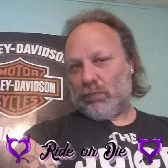 Profile Picture of Ray Weaver (@whitediamond962) on Poshmark
