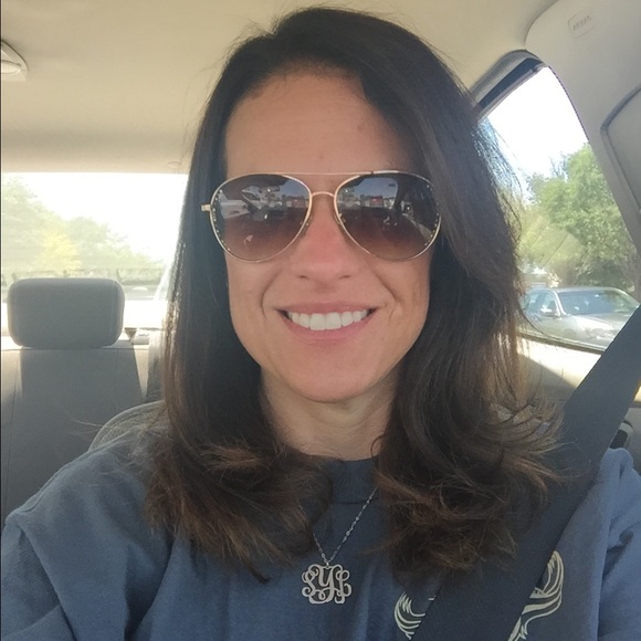 Profile Picture of Sharron Younts (@syounts) on Poshmark