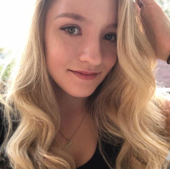Profile Picture of Abbigail Kanerva (@abbykan8) on Poshmark