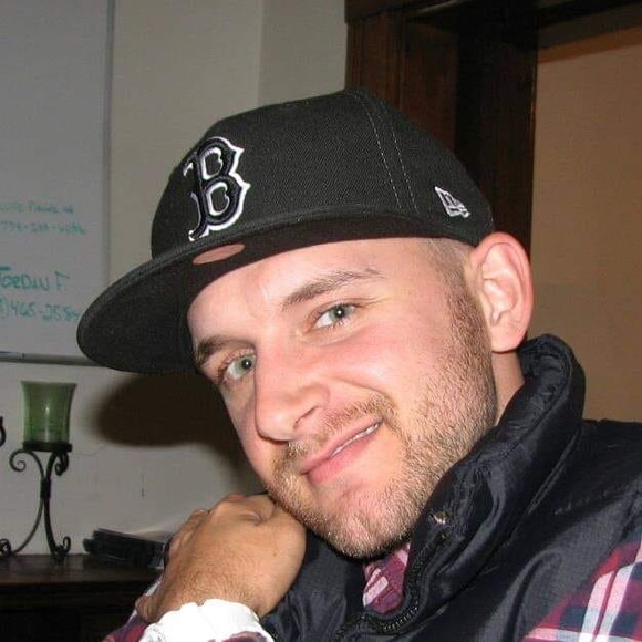 Profile Picture of Kevin Boynton (@kevinboynton) on Poshmark