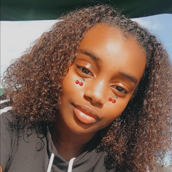 Profile Picture of Semhal Semere (@semhal_semere) on Poshmark