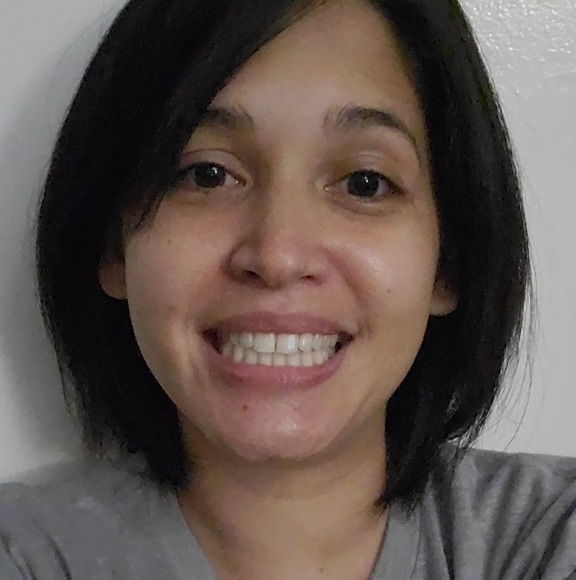 Profile Picture of Denine Farnum (@musikaoolala) on Poshmark