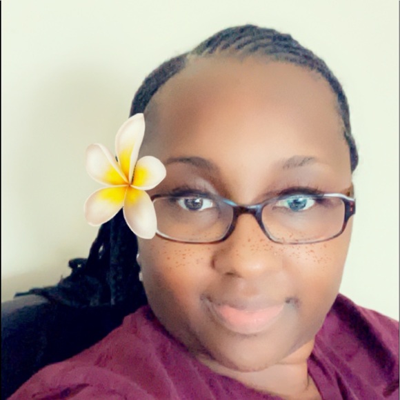 Profile Picture of Mesha Threadcraft (@mesha_t) on Poshmark