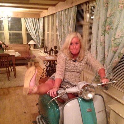 Profile Picture of Jane Gardiner (@janegardiner2) on Twitter