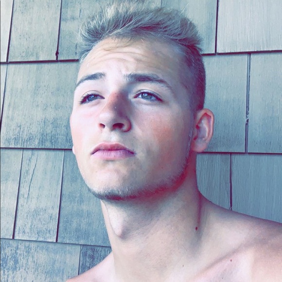 Profile Picture of Laszlo May (@laszlomay1) on Poshmark