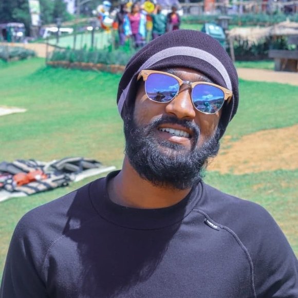 Profile Picture of Viraj Piumantha (@virajpiumantha) on Poshmark