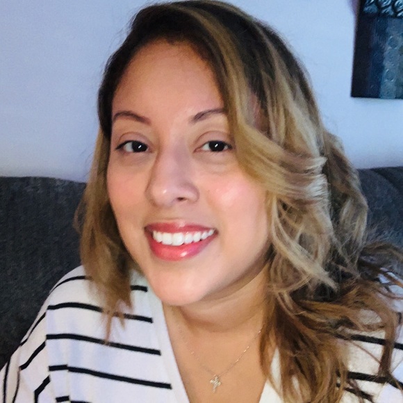 Profile Picture of Tracy Kern (@tracym41) on Poshmark