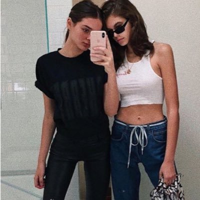 Profile Picture of Charlotte Lawrence Kaia Gerber (@belieberouma1) on Twitter