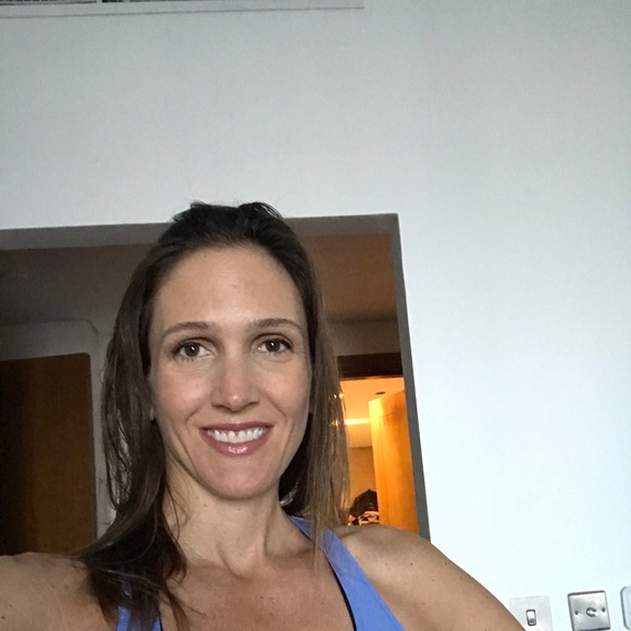 Profile Picture of Heather Alberts (@heathersstuff91) on Poshmark