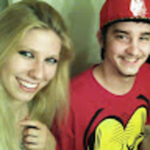 Profile Picture of Lizz Johansen (@fawxx) on Poshmark