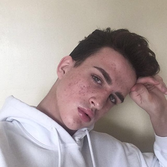 Profile Picture of Mason Rusek (@masonrusek) on Poshmark