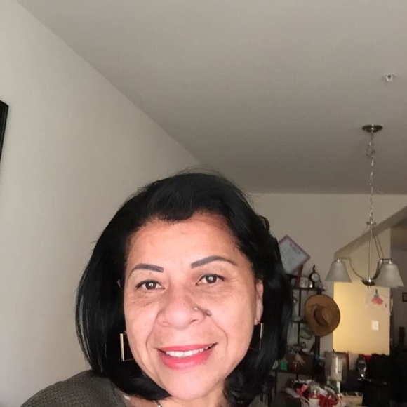 Profile Picture of Ileana Torres (@dufy) on Poshmark