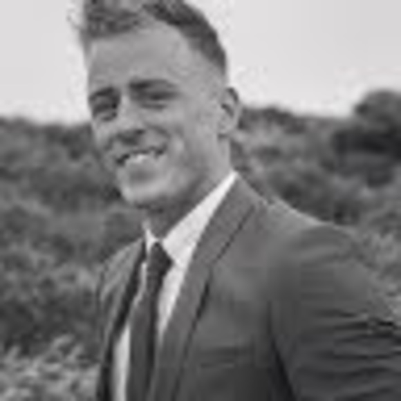 Profile Picture of Matthew Dutton (@md472) on Poshmark