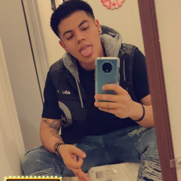 Profile Picture of Harold Řöjâş (@harold_vicente) on Poshmark