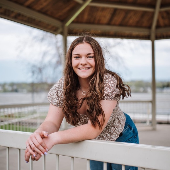 Profile Picture of Crystal Craigmiles (@ccraigmiles) on Poshmark