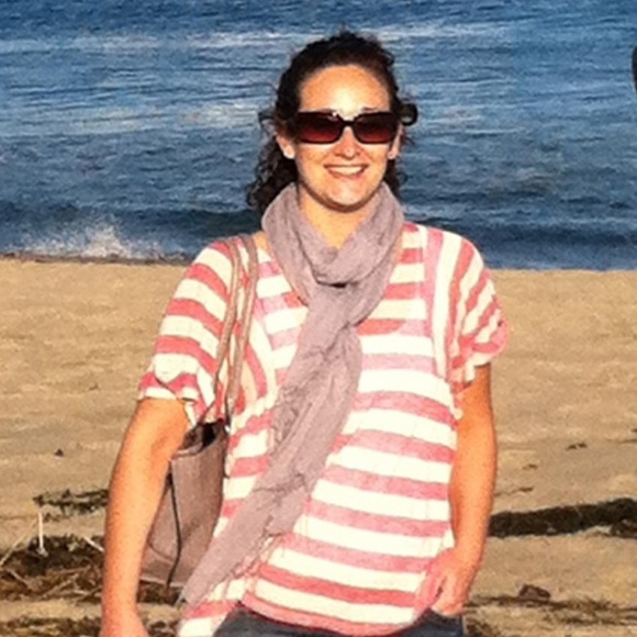 Profile Picture of Anne Waldmiller (@awaldmil18) on Poshmark