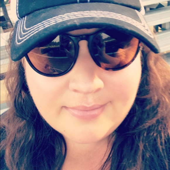 Melinda Gebauer - Poshmark Profile Picture of Melinda Gebauer (@gebauer8) on Poshmark