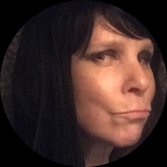 Profile Picture of Tracy Baskette (@teebeeflee22) on Poshmark