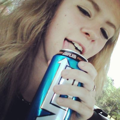 Profile Picture of νισℓєт (@violetedwards94) on Twitter