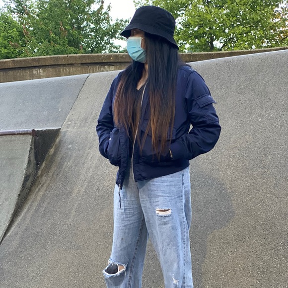 Profile Picture of Maricar Fallurin (@kdgfx) on Poshmark