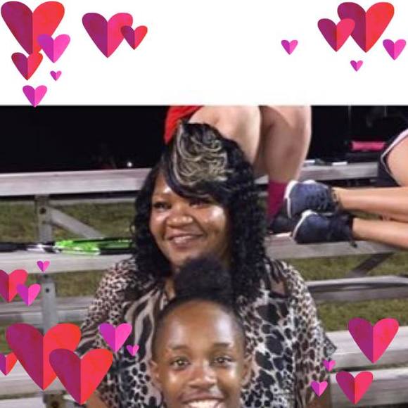 Profile Picture of Yolanda Hatcher (@yolanda_hatcher) on Poshmark