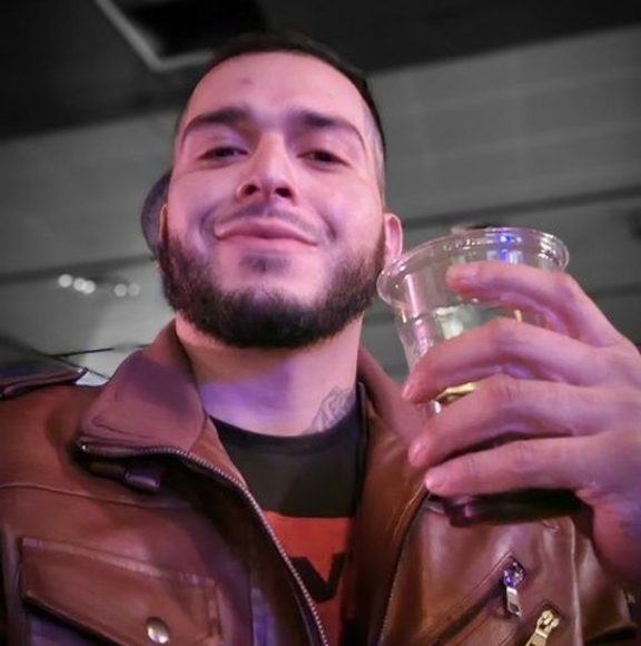 Profile Picture of Noel Zamora (@zzamora142003) on Poshmark