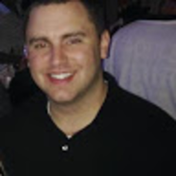 Profile Picture of Kevin Scola (@kevinls288) on Poshmark