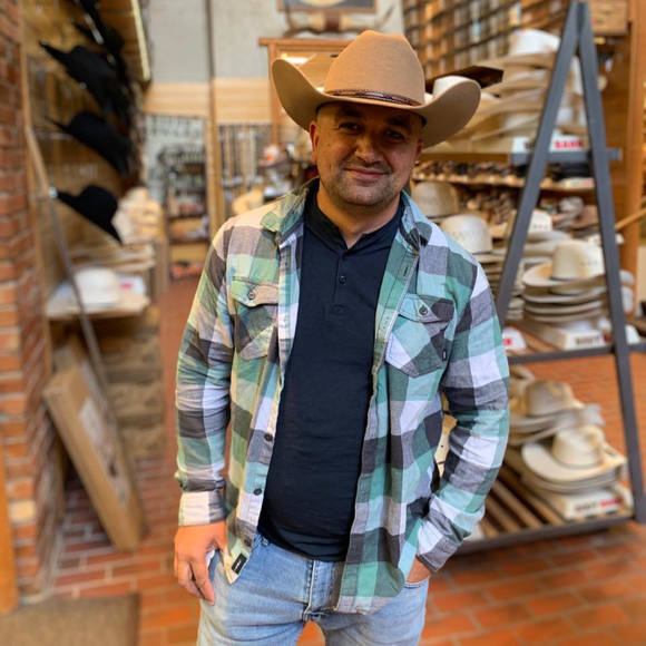 Profile Picture of Mike Hanes (@mchlhanes05) on Poshmark