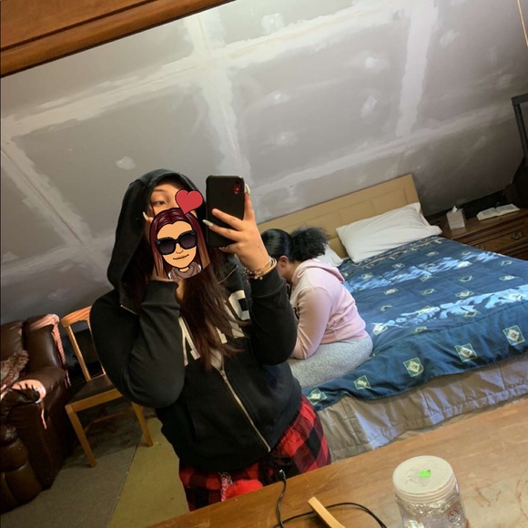 Jazmyn Geeter - Poshmark Profile Picture of Jazmyn Geeter (@jazconsignment) on Poshmark