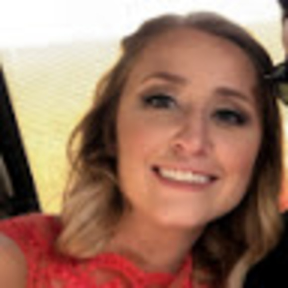 Profile Picture of Katie Werkmeister (@katieleewerk) on Poshmark