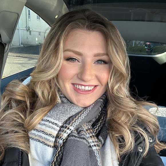 Profile Picture of Kathleen Yalcin (@kyeckley) on Poshmark