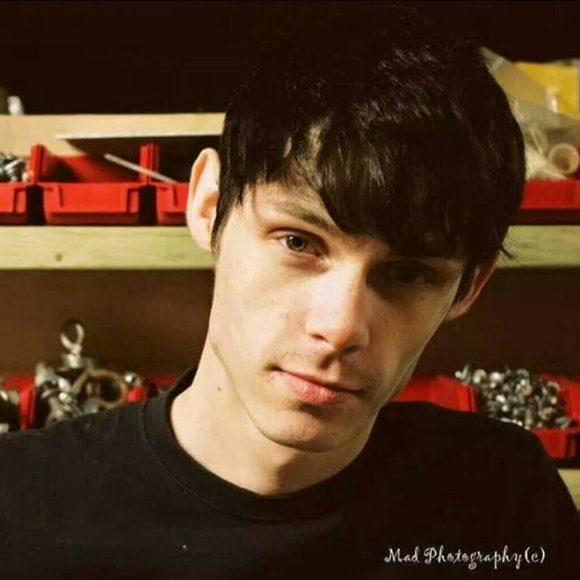 Kullin Hennard - Poshmark Profile Picture of Kullin Hennard (@moopoppy) on Poshmark