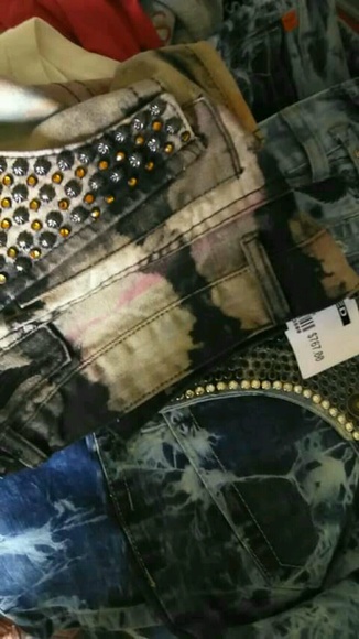 Profile Picture of Quentice Lambert (@sneakerhead_que) on Poshmark