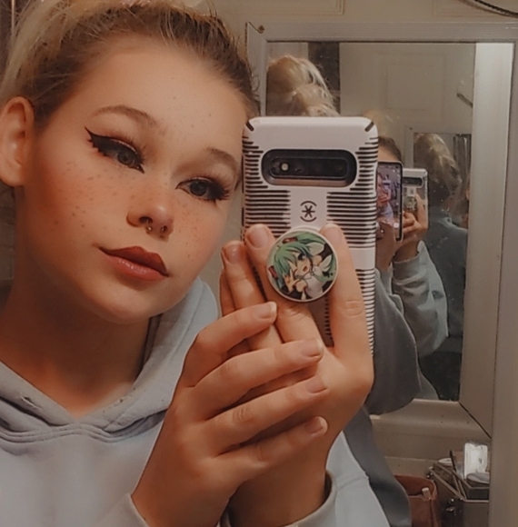 Profile Picture of Faith Mcmanigal (@faithmcm) on Poshmark