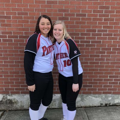 Profile Picture of Isabelle Hansen (@izzyhansen42) on Twitter