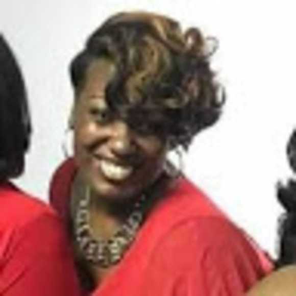 Profile Picture of Aisha Simmons-webb (@dr_eclectic) on Poshmark