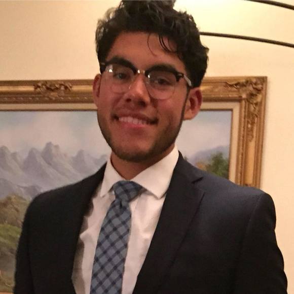 Profile Picture of Peter Aguilar (@paguilar510) on Poshmark