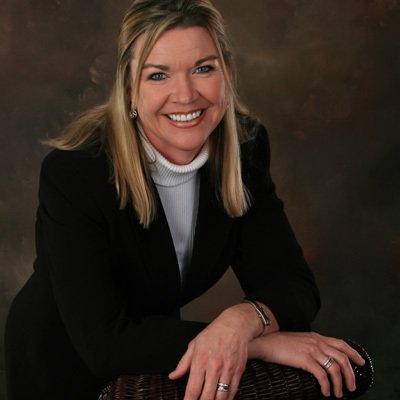 Profile Picture of Kandi Lowe (@KandiLoweHomes) on Twitter