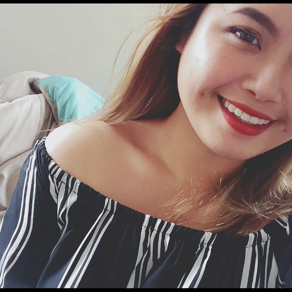 Profile Picture of Jizelle Sabaulan (@ohemjie) on Poshmark