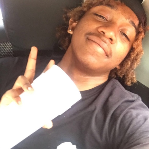 Profile Picture of Joel Valle (@joelvalle360) on Poshmark