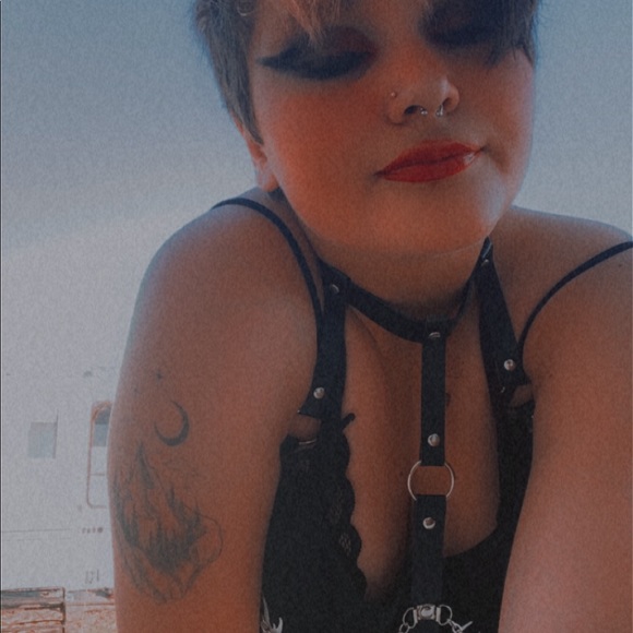Profile Picture of Luna Picetti (@luna109) on Poshmark