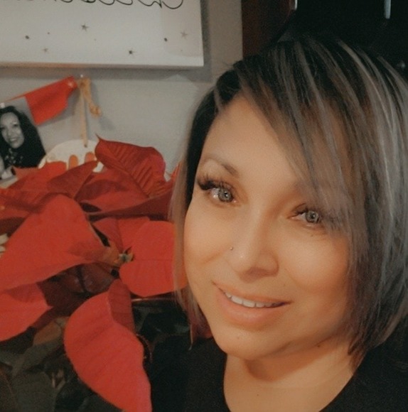 Profile Picture of Ruby Contreras (@rubycontreras) on Poshmark