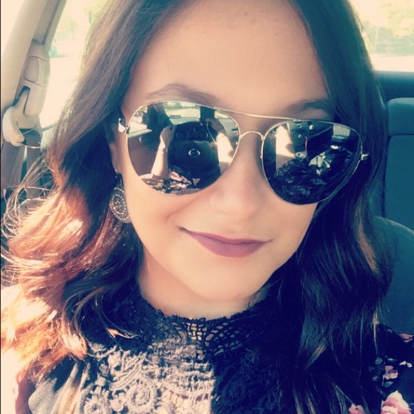 Profile Picture of Stephanie Camuso (@scamuso) on Poshmark