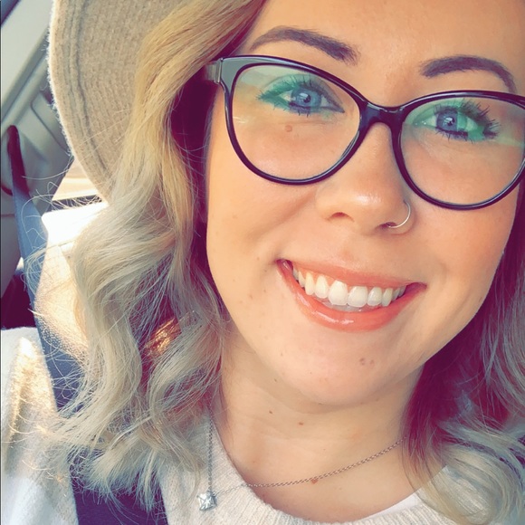 Profile Picture of Sara Forsch (@sara_forsch) on Poshmark