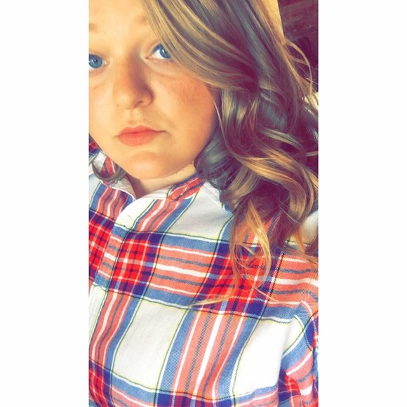 Profile Picture of Sarah Nicewarner (@nicewarner1) on Poshmark