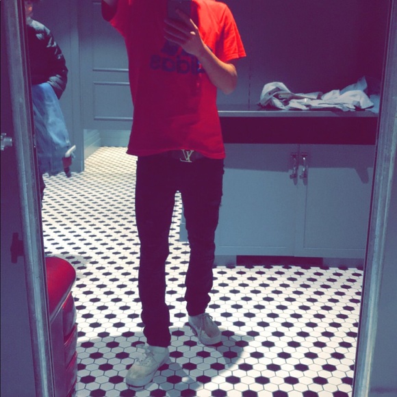 Profile Picture of Kevin Ledesma (@kevin_ledesma12) on Poshmark